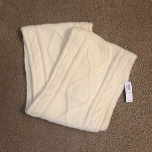 Old Navy Off White Fisherman Knit Aran Infinity Scarf